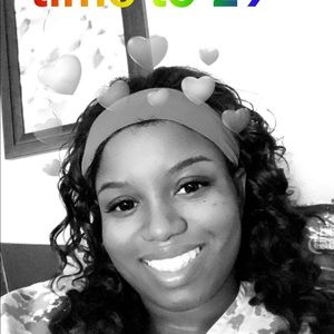 Meet your Posher, Laresha